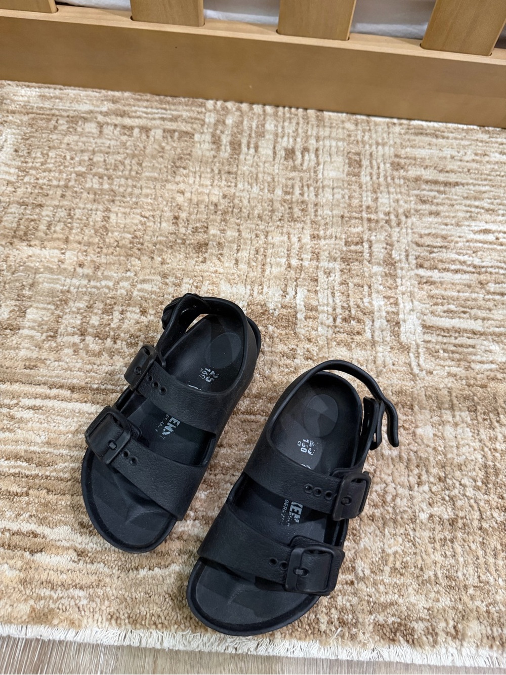 Birkenstock Kids Black Two-Strap Buckle Sandals